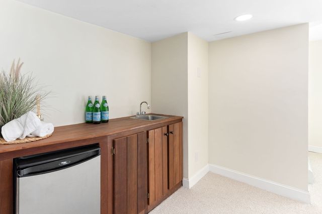 354 Twin Lakes Dr 354, Halifax, MA 02338