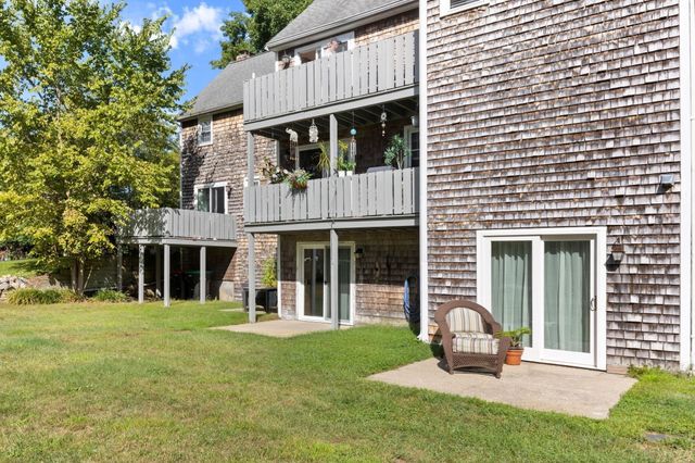 354 Twin Lakes Dr 354, Halifax, MA 02338
