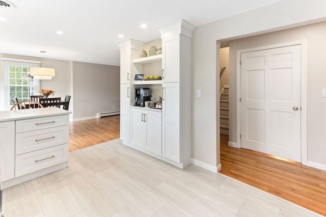 354 Twin Lakes Dr 354, Halifax, MA 02338