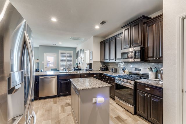 1121 Berwick Court, Saginaw, TX 76131