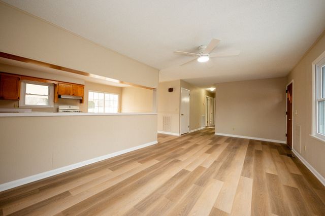 131 Bold Springs Rd, Mc Ewen, TN 37101