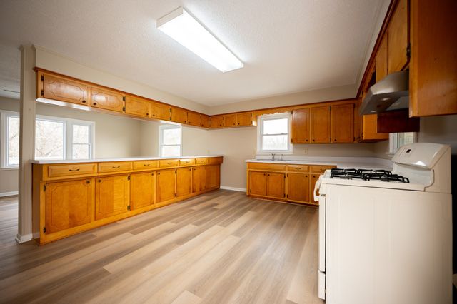 131 Bold Springs Rd, Mc Ewen, TN 37101