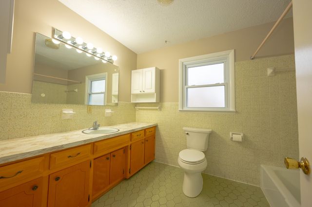 131 Bold Springs Rd, Mc Ewen, TN 37101