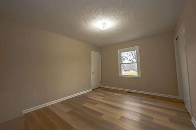 131 Bold Springs Rd, Mc Ewen, TN 37101