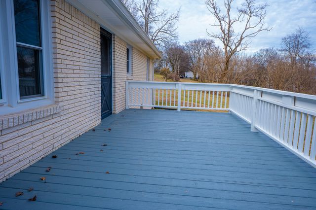 131 Bold Springs Rd, Mc Ewen, TN 37101