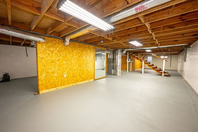 131 Bold Springs Rd, Mc Ewen, TN 37101