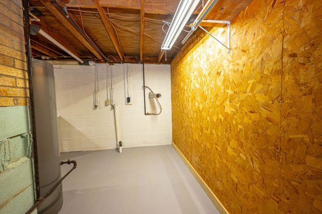 131 Bold Springs Rd, Mc Ewen, TN 37101