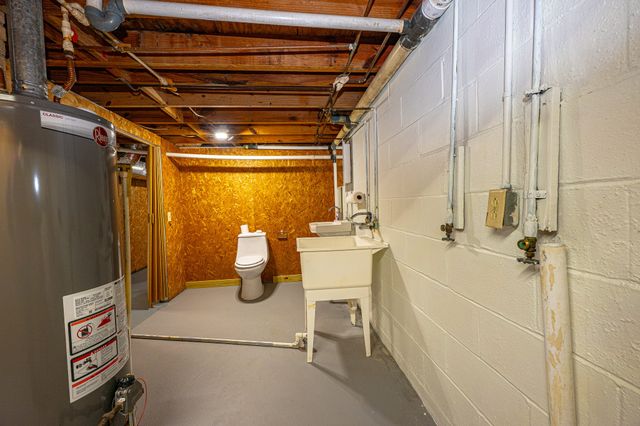 131 Bold Springs Rd, Mc Ewen, TN 37101