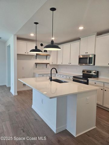 265 Americana Boulevard NE 7, Palm Bay, FL 32907