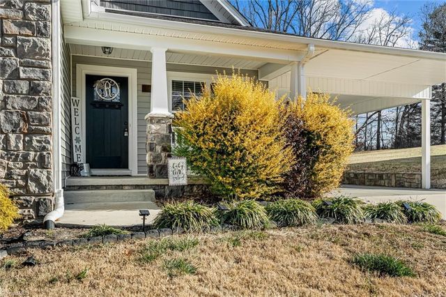 122 Meadow Stone Lane, Mount Airy, NC 27030