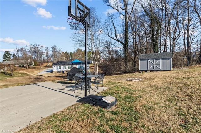 122 Meadow Stone Lane, Mount Airy, NC 27030