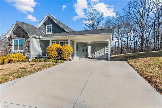 122 Meadow Stone Lane, Mount Airy, NC 27030