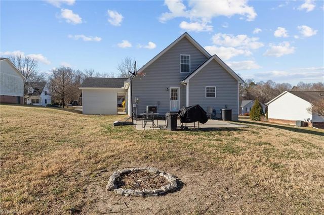 122 Meadow Stone Lane, Mount Airy, NC 27030