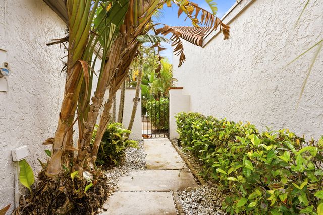11810 Kiva Drive, Boynton Beach, FL 33437