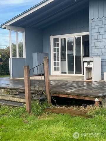 424 Minnesota Street, South Bend, WA 98586