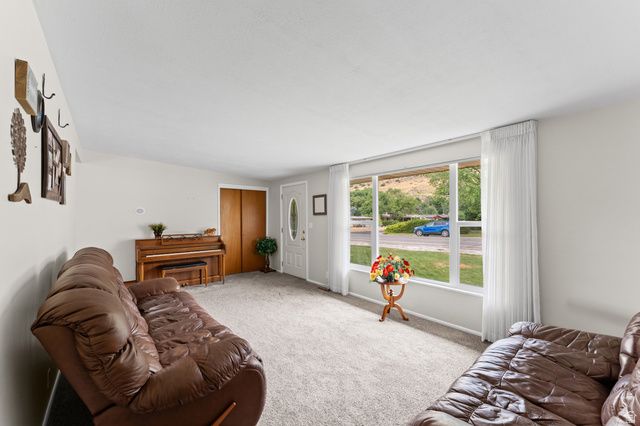 323 N HOLIDAY DR, Brigham City, UT 84302