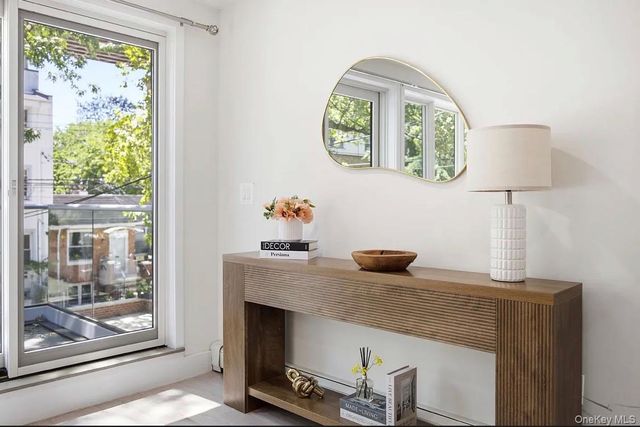 19-25 22nd Rd, Astoria, NY 11105