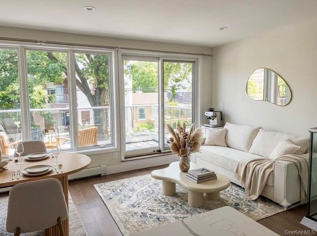 19-25 22nd Rd, Astoria, NY 11105