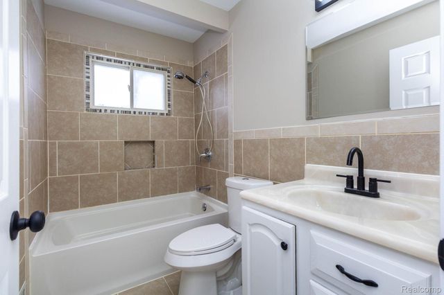 36034 Rolf Street, Westland, MI 48186