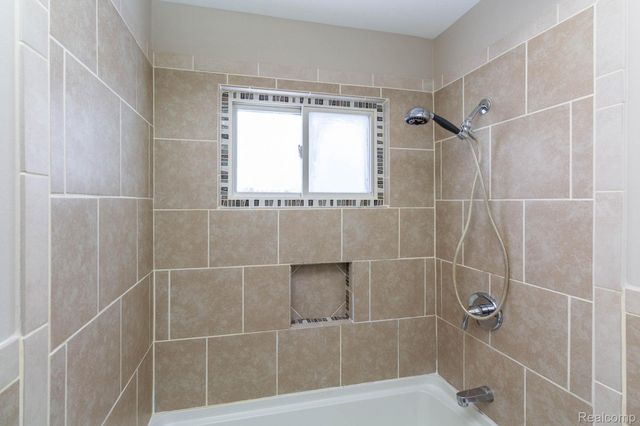 36034 Rolf Street, Westland, MI 48186