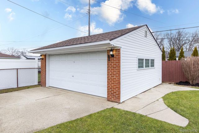 36034 Rolf Street, Westland, MI 48186