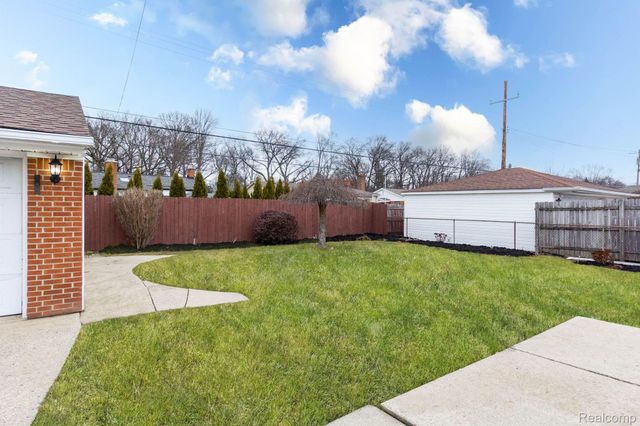 36034 Rolf Street, Westland, MI 48186