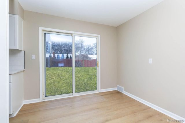 36034 Rolf Street, Westland, MI 48186