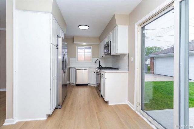 36034 Rolf Street, Westland, MI 48186