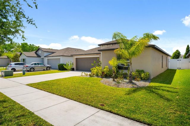 3806 DAISY BLOOM PLACE, Tampa, FL 33619