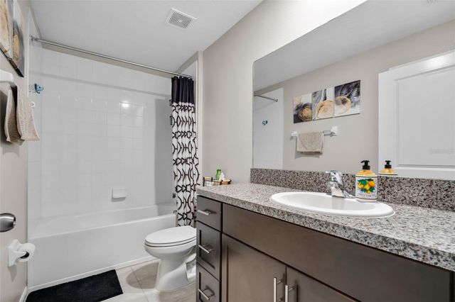 3806 DAISY BLOOM PLACE, Tampa, FL 33619