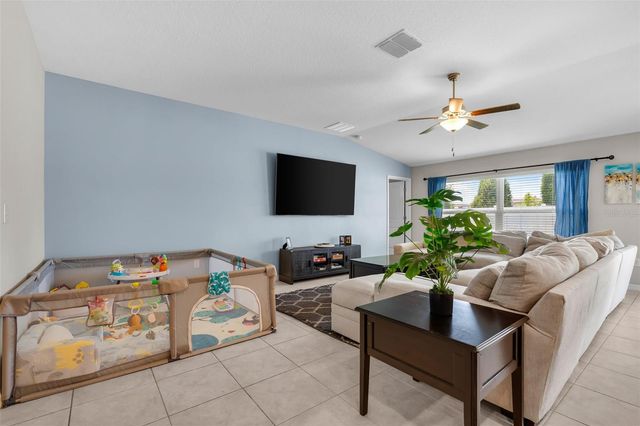 3806 DAISY BLOOM PLACE, Tampa, FL 33619