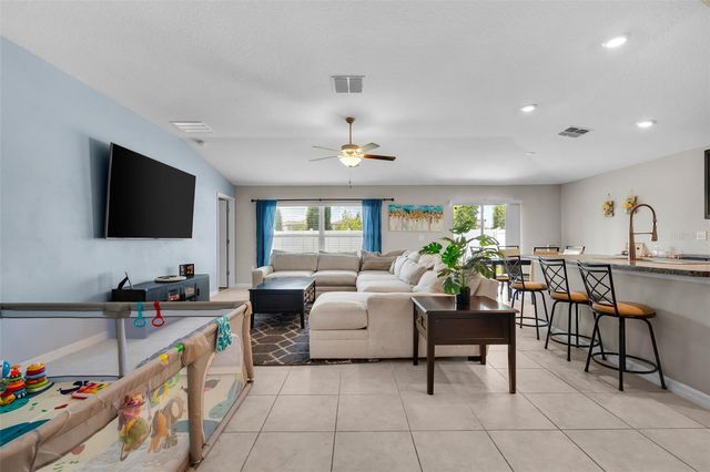 3806 DAISY BLOOM PLACE, Tampa, FL 33619