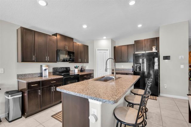 3806 DAISY BLOOM PLACE, Tampa, FL 33619