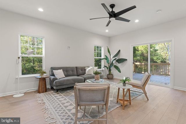 546 PADDOCK LN, Louisa, VA 23093