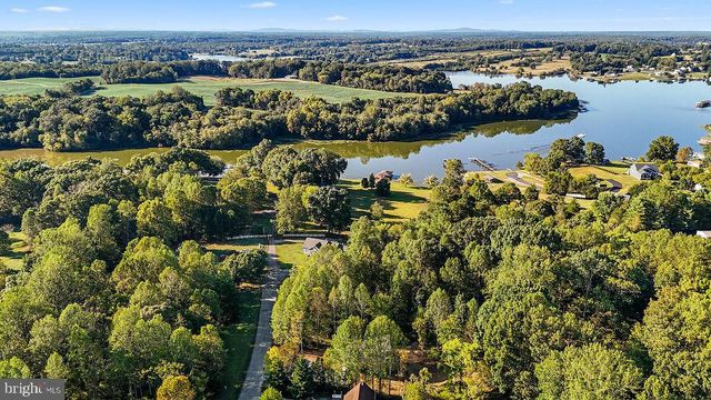 546 PADDOCK LN, Louisa, VA 23093