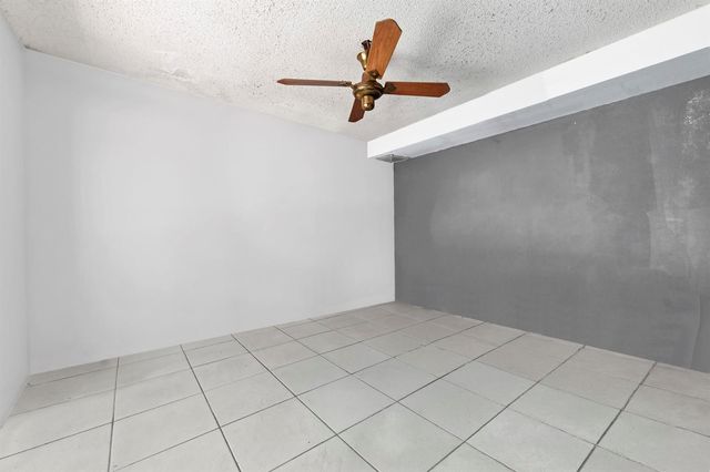 2423 24th Lane, Greenacres, FL 33463