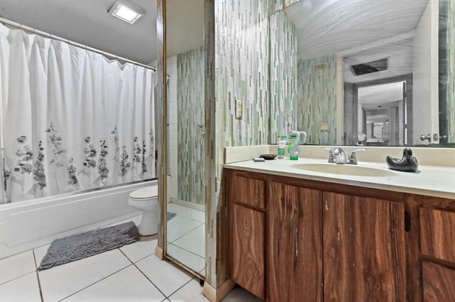 2423 24th Lane, Greenacres, FL 33463