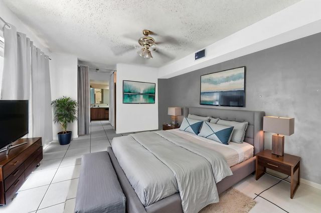 2423 24th Lane, Greenacres, FL 33463