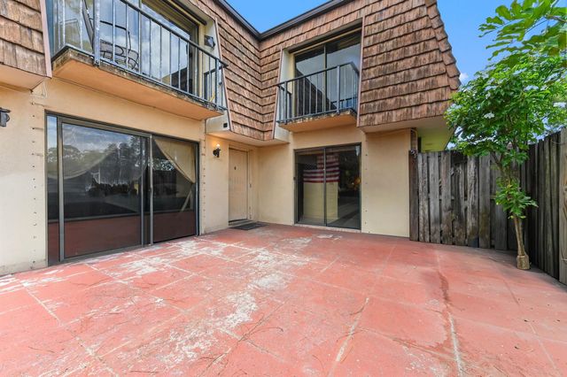 2423 24th Lane, Greenacres, FL 33463