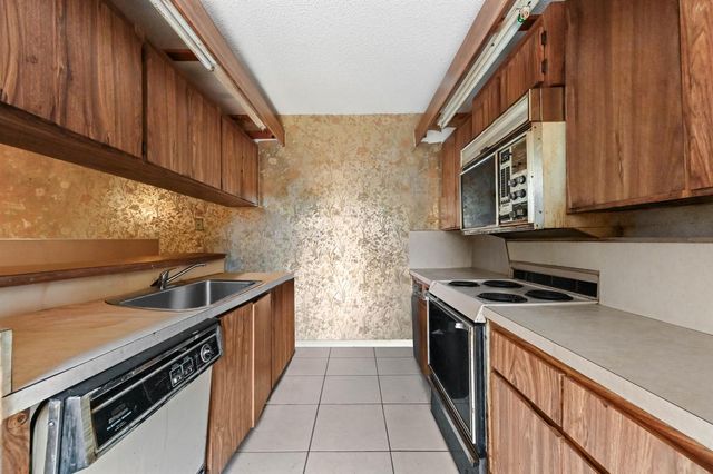 2423 24th Lane, Greenacres, FL 33463