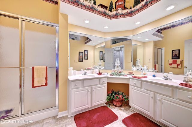 10878 St Andrews Dr, Union, KY 41091