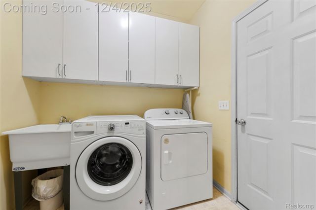 17224 Michigan Heights Drive, Brownstown Charter Township, MI 48174