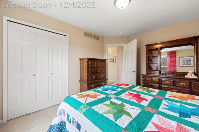 17224 Michigan Heights Drive, Brownstown Charter Township, MI 48174