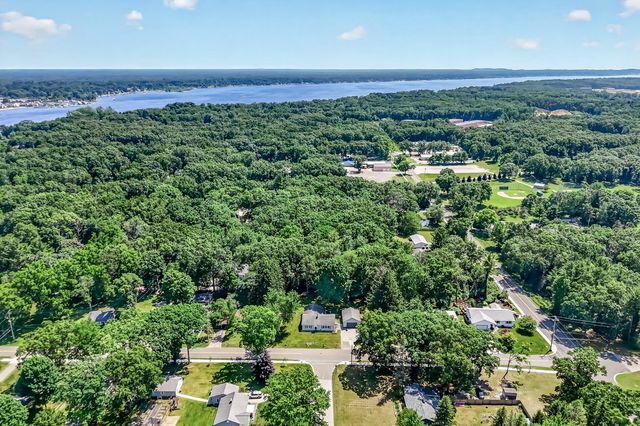 4945 Wilcox Street, Montague, MI 49437