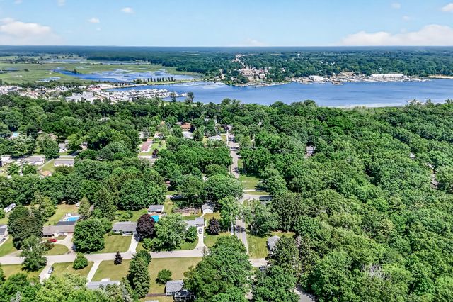4945 Wilcox Street, Montague, MI 49437