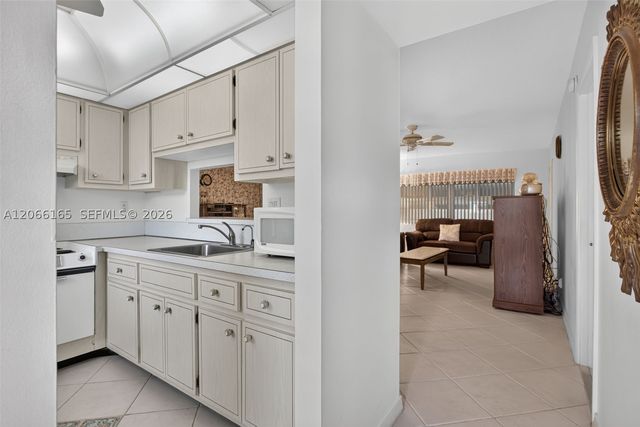 4299 NW 16th St 210, Lauderhill, FL 33313