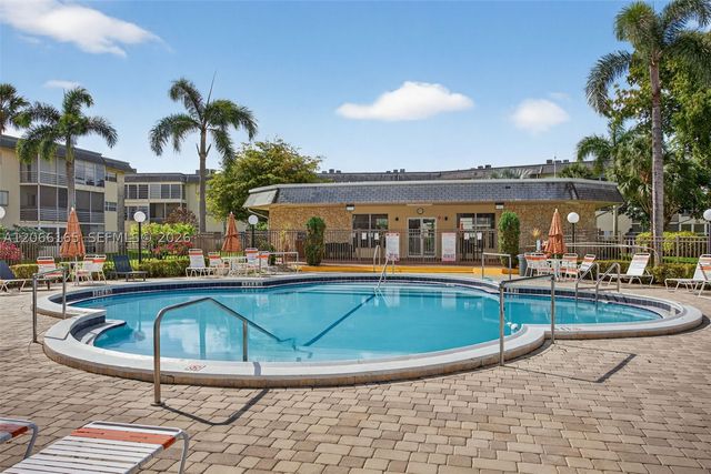 4299 NW 16th St 210, Lauderhill, FL 33313
