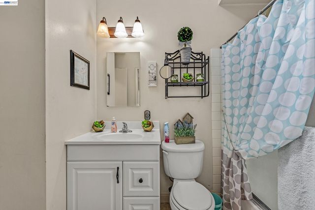 30236 Vanderbilt St, Hayward, CA 94544