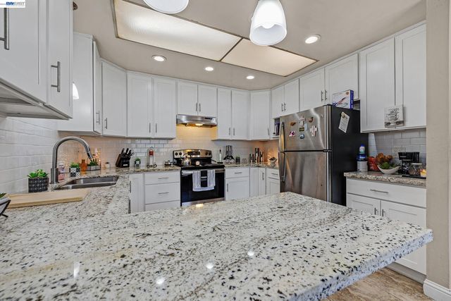 30236 Vanderbilt St, Hayward, CA 94544