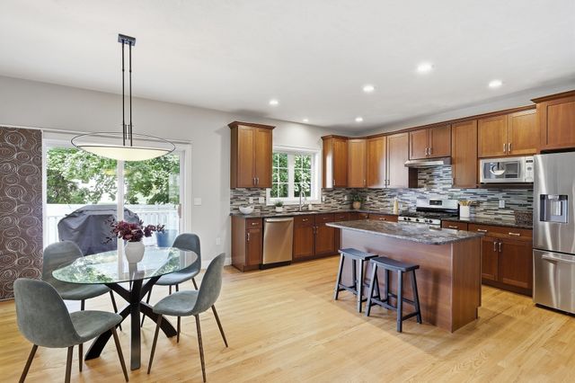 1 Martha Ln, Acton, MA 01720